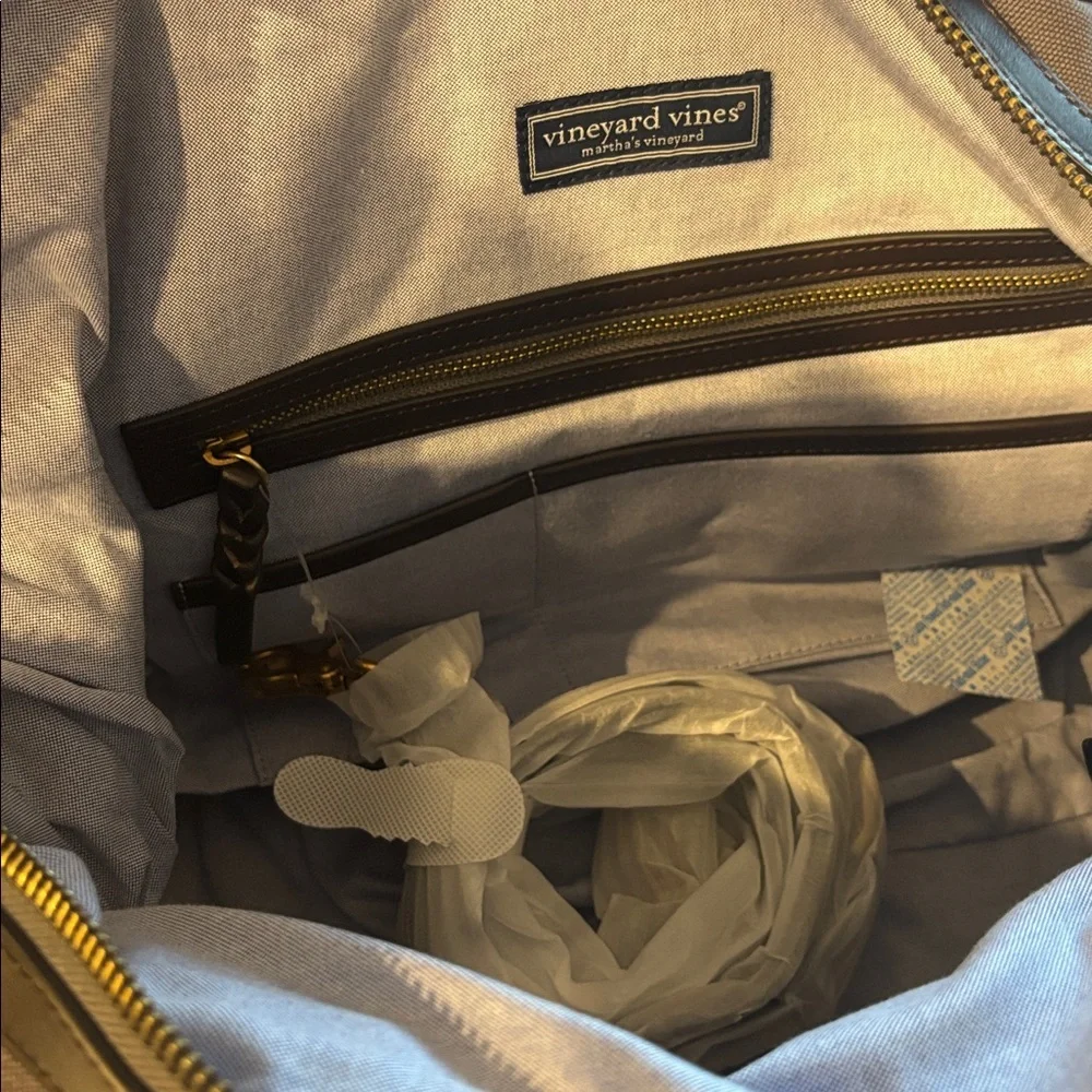 Vineyard vines elevated duffel Gray and Black Men's Bag
